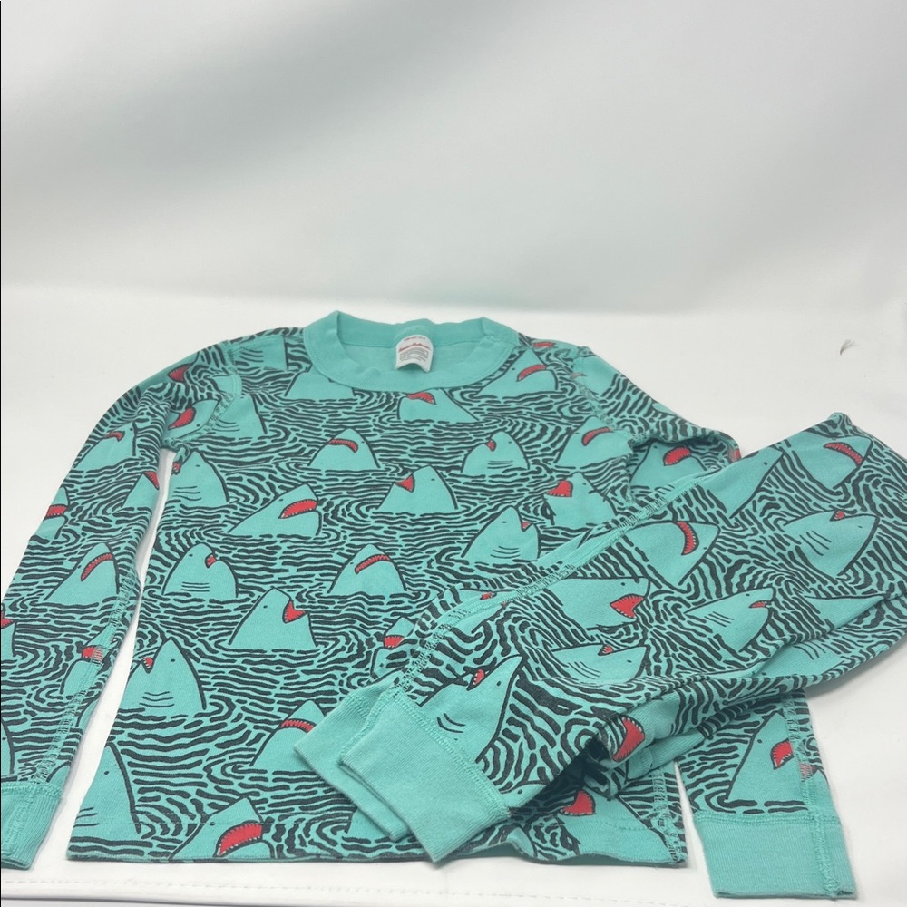 Hanna Andersson Shark Print Pajama Set size 8 130 cm like new